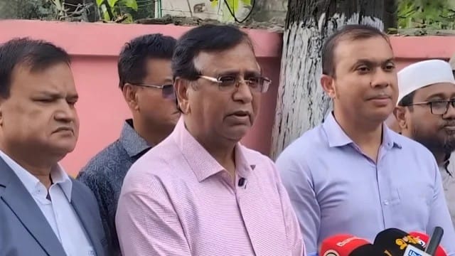 ফুটপাতে ফের দোকান বসালে কঠোর আইনি ব্যবস্থা: ডিএসসিসি প্রশাসক